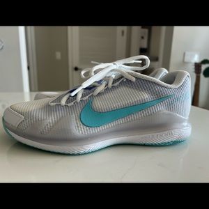 Nike Women's Air Zoom Vapor Pro Tennis Shoes - GREAT CONDITION